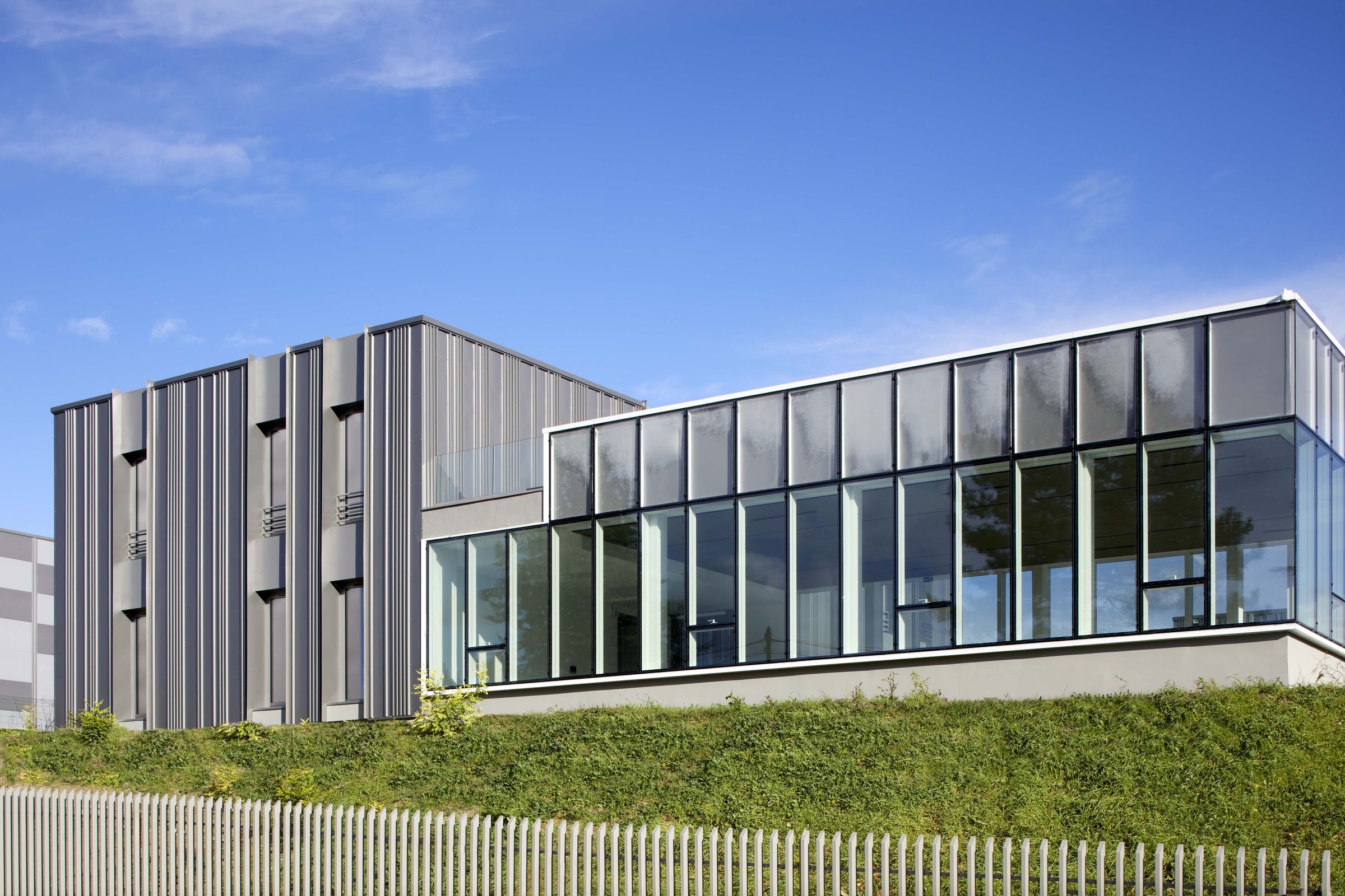 Siège Cisco Bâtiment à Chelles — bardage à joints debout